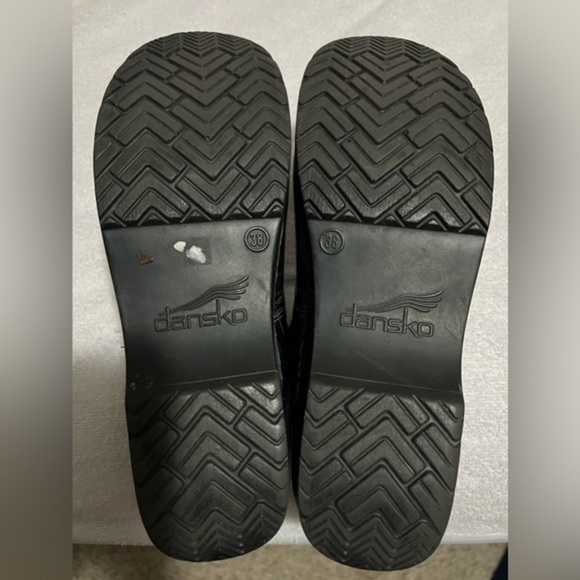 Like new Dansko clogs - Picture 7 of 7